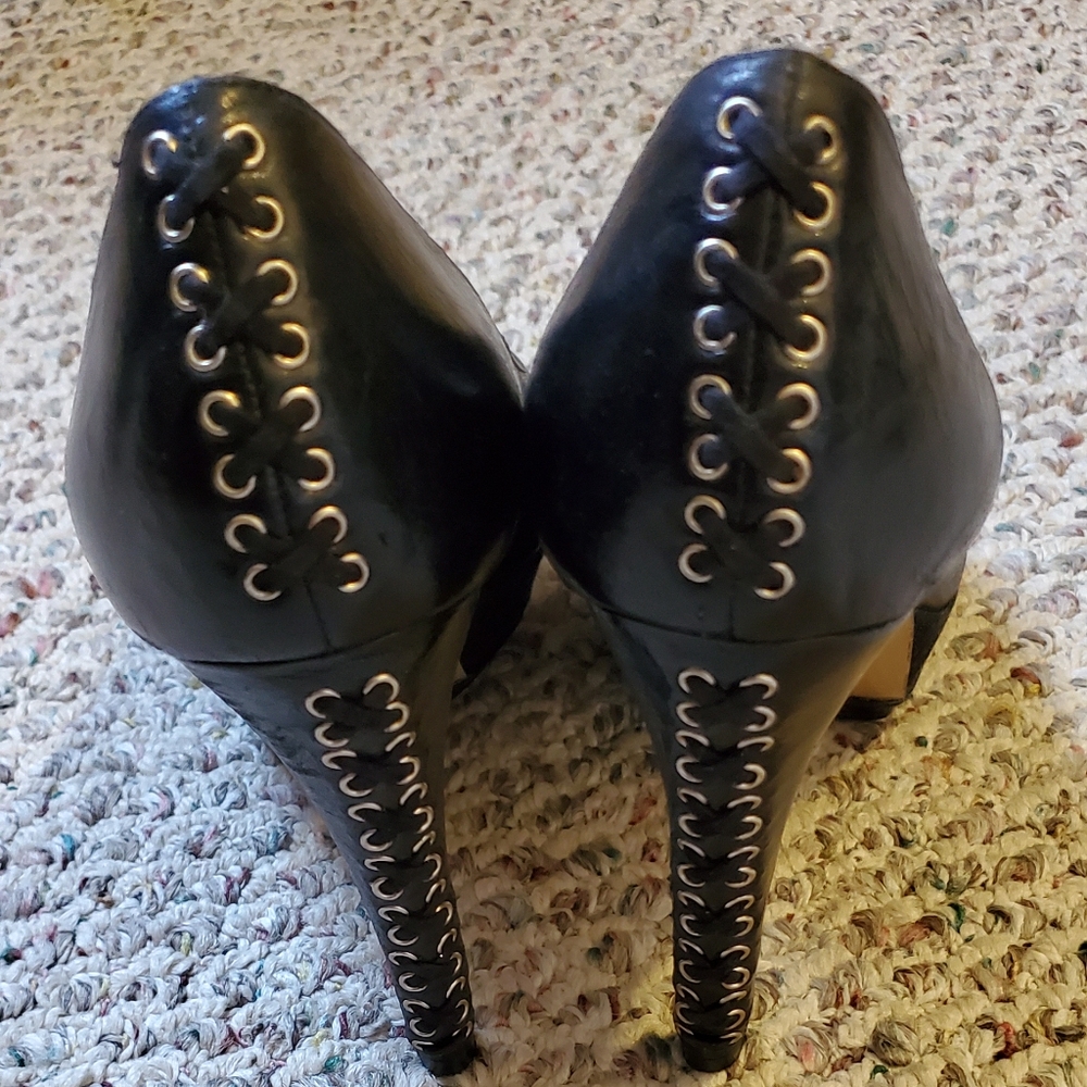 Shoes - Picture 2 of 4